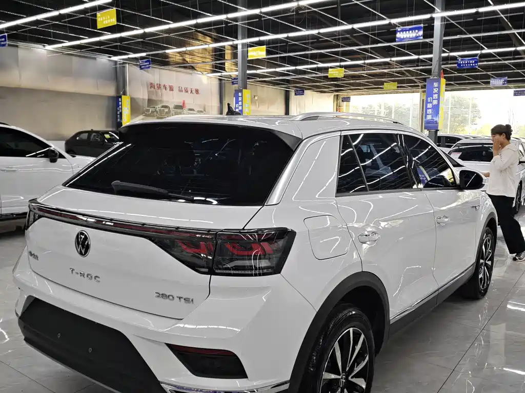 Volkswagen T-Roc 2023