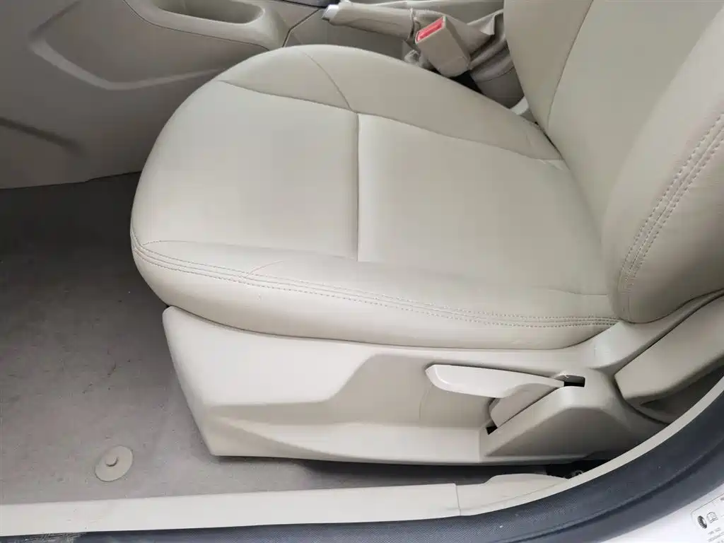 Ford Focus 2015 — фото 20