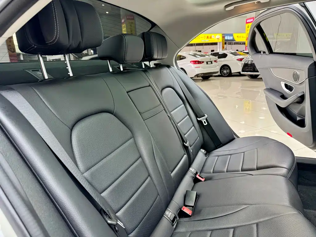 Mercedes-Benz C-Class 2018 — фото 12