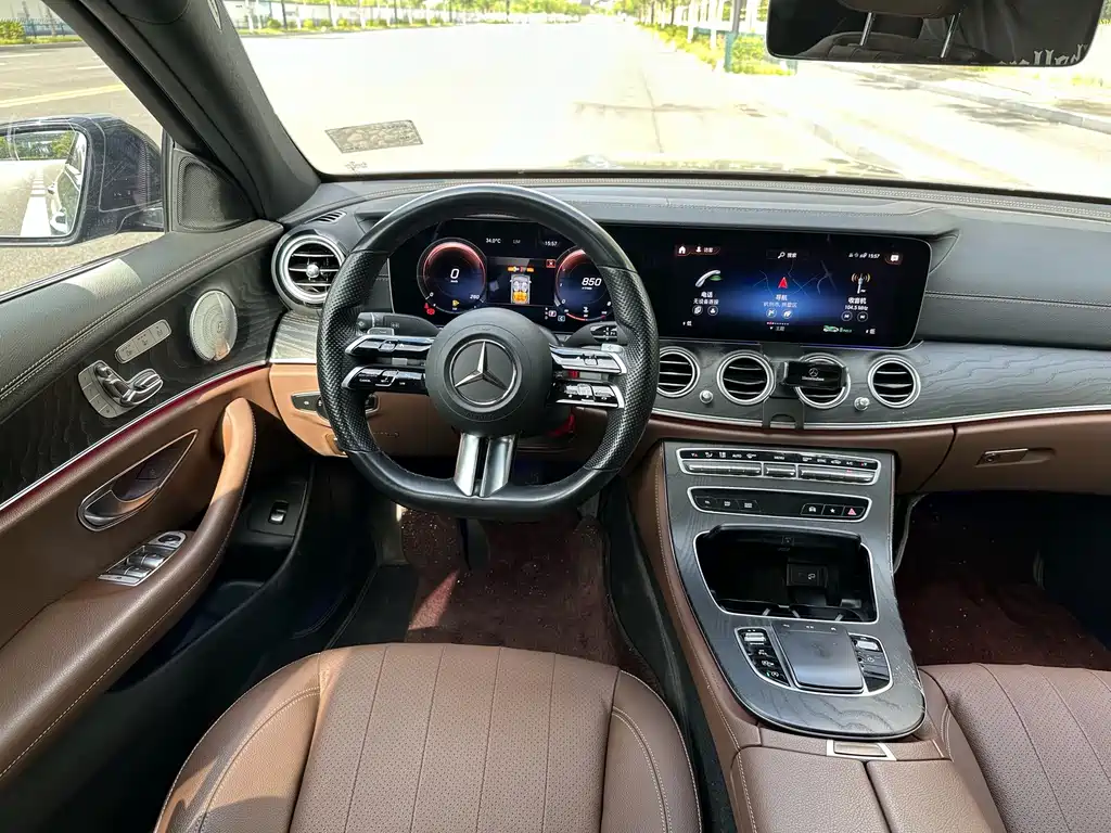 Mercedes-Benz E-Class 2022 — фото 14