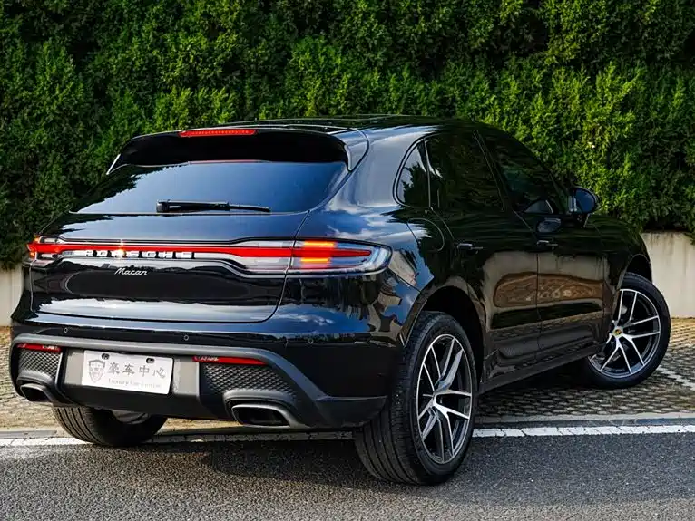 Porsche Macan 2025