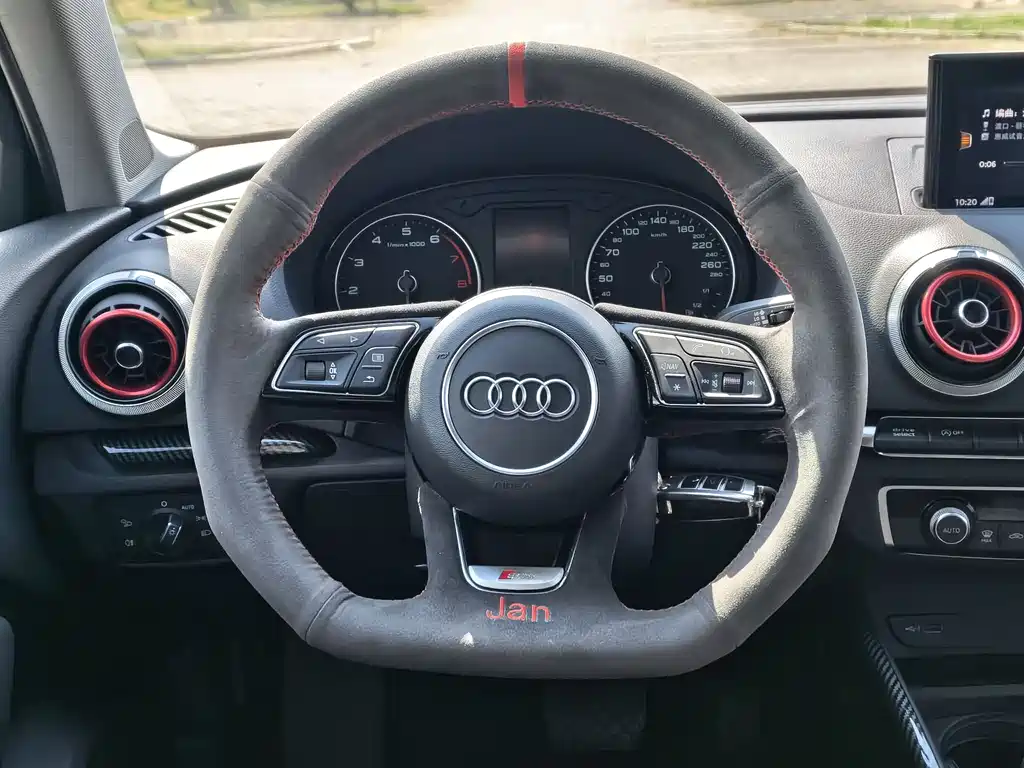Audi A3 2019 — фото 13