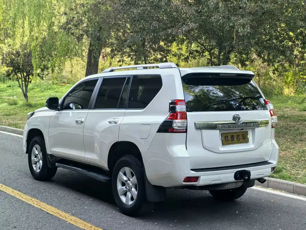 Toyota Prado 2015 — фото 9
