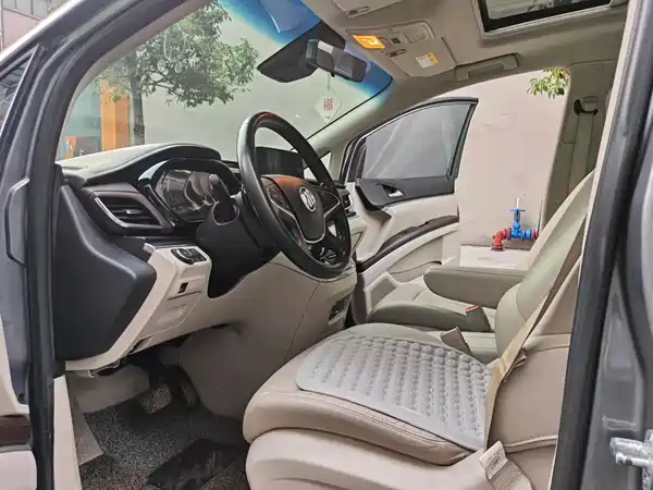 Buick GL8 2021