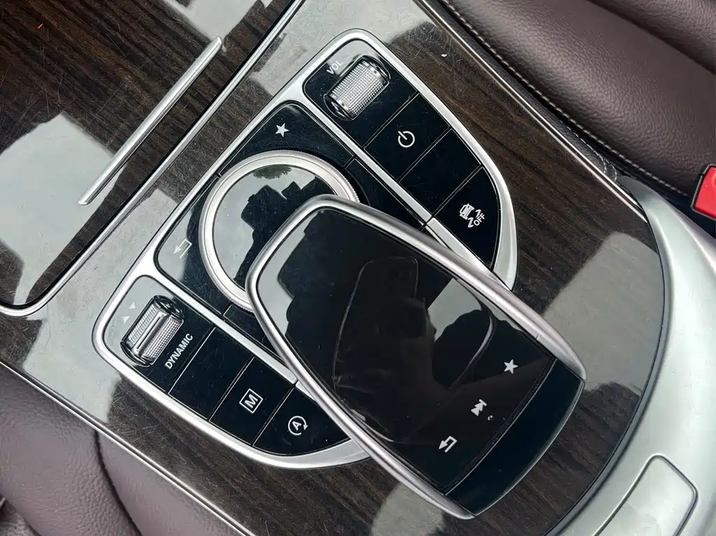 Mercedes-Benz GLC 2018 — фото 14