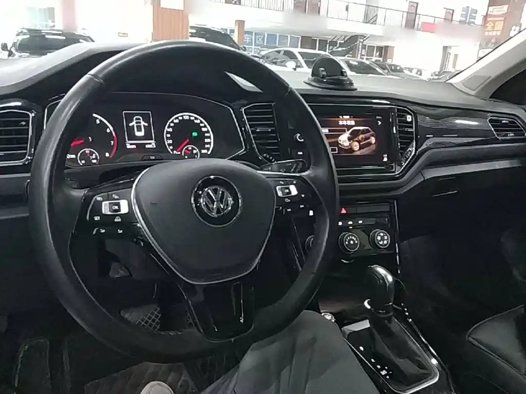 Volkswagen T-Roc 2019 — фото 10