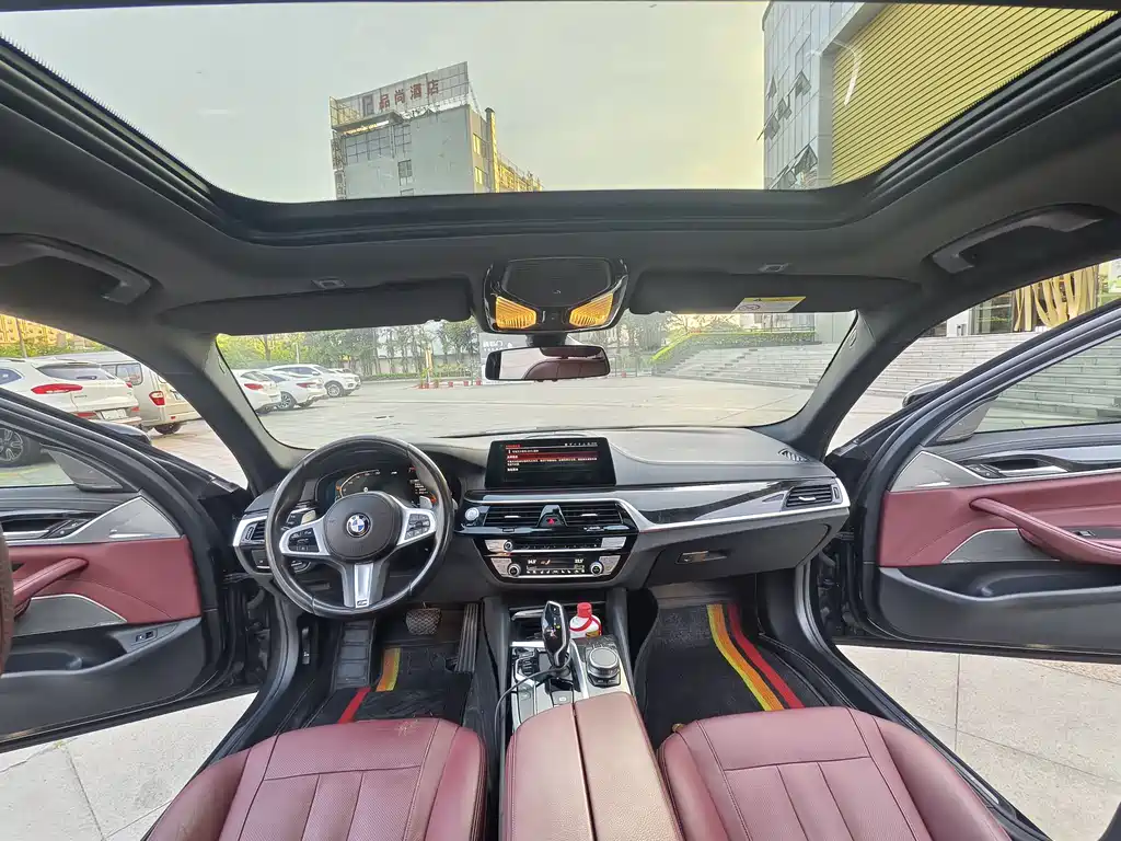 BMW 5 Series 2020 — фото 13
