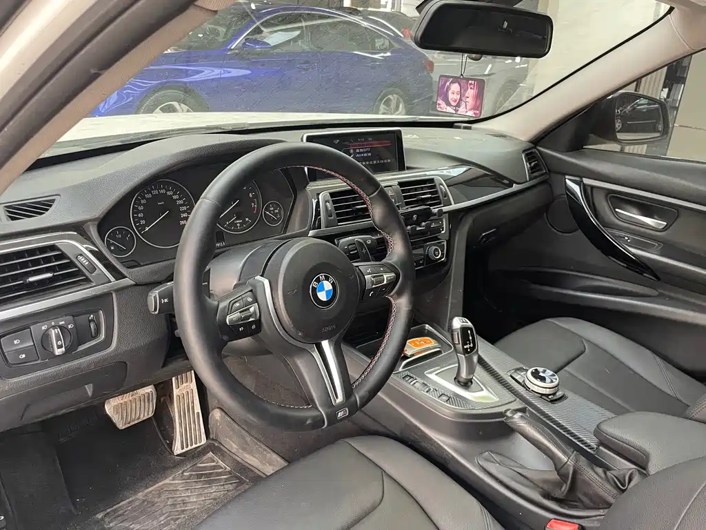 BMW 3 Series 2017 — фото 10