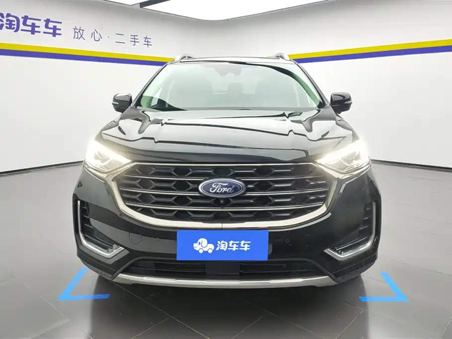 Ford Edge 2022 — фото 1