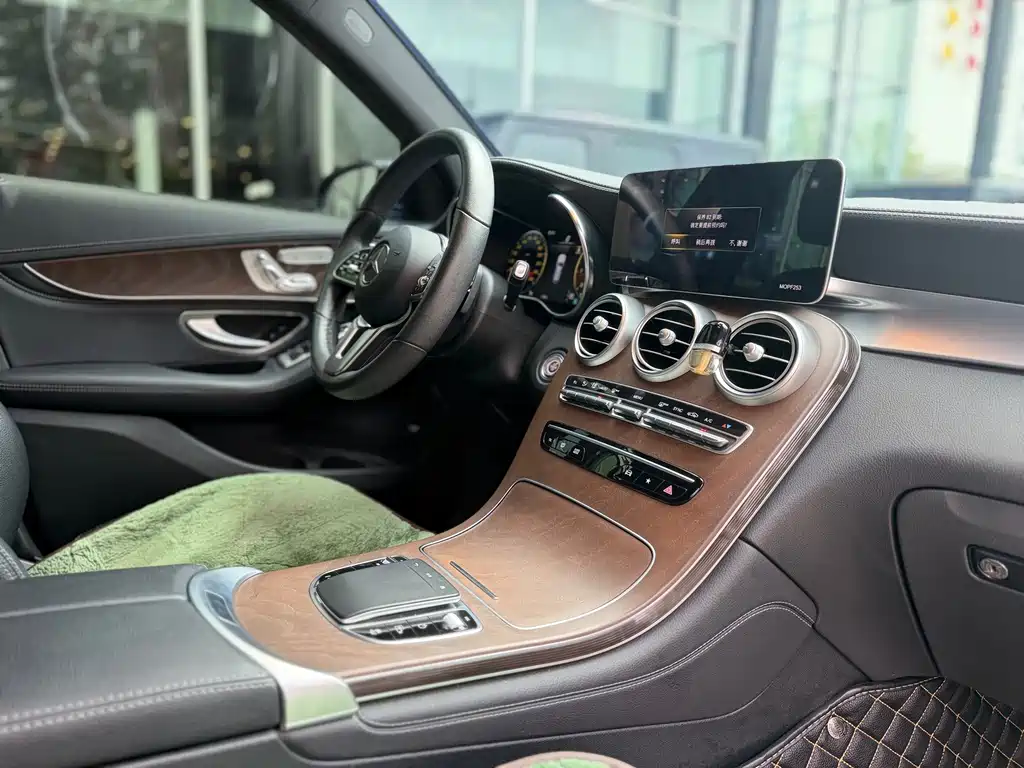 Mercedes-Benz GLC 2020 — фото 25