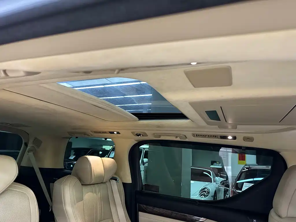 Toyota Vellfire 2020 — фото 12