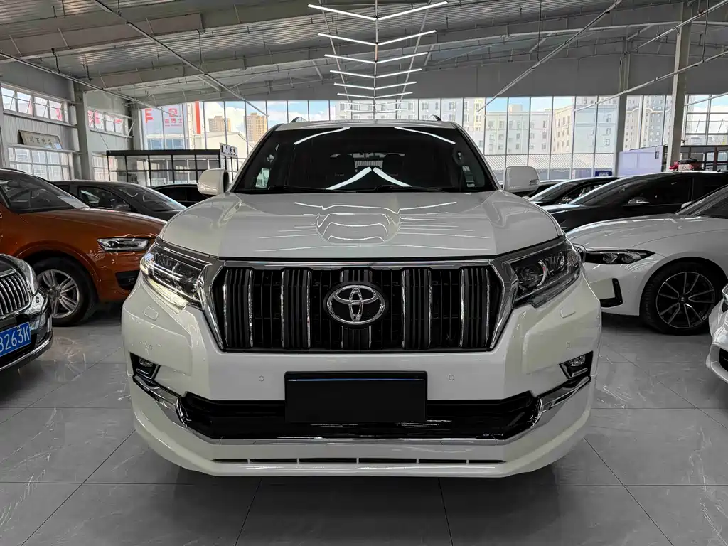 Toyota Prado 2019 — фото 2