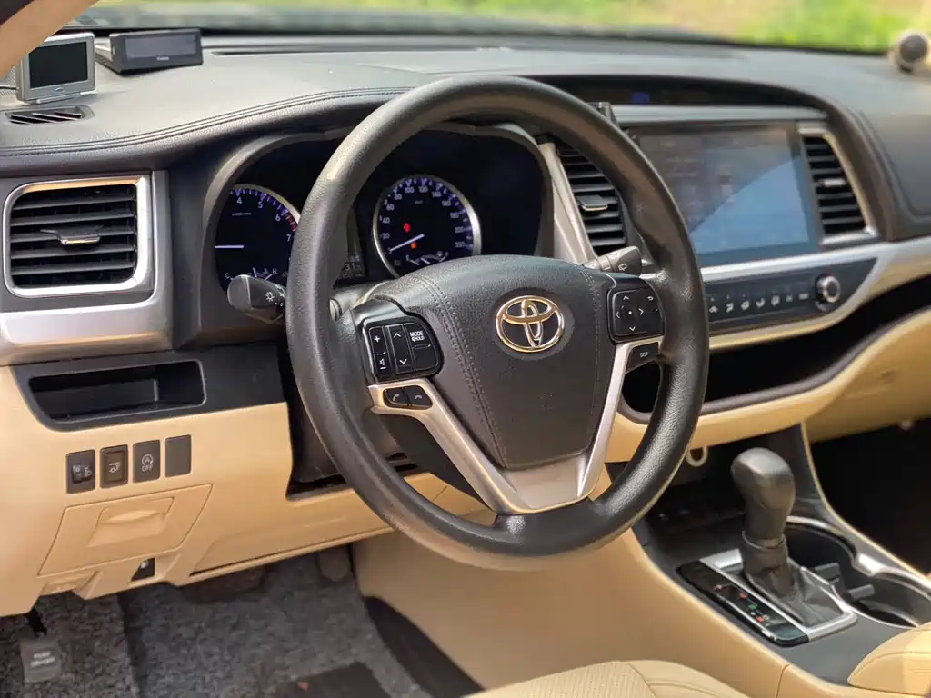 Toyota Highlander 2018 — фото 7