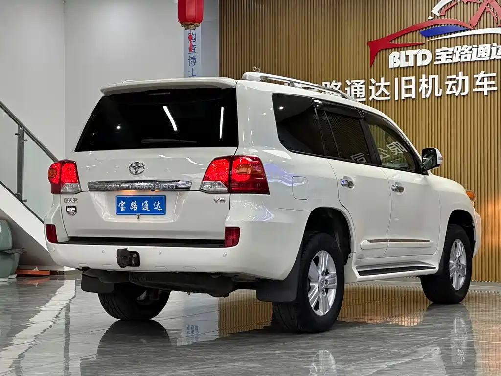 Toyota Land Cruiser 2015 — фото 6