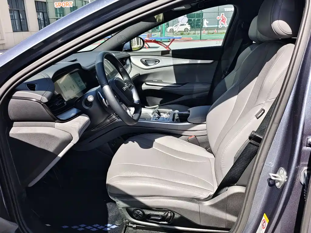 BYD Seal 07 DM-i 2025 — фото 3