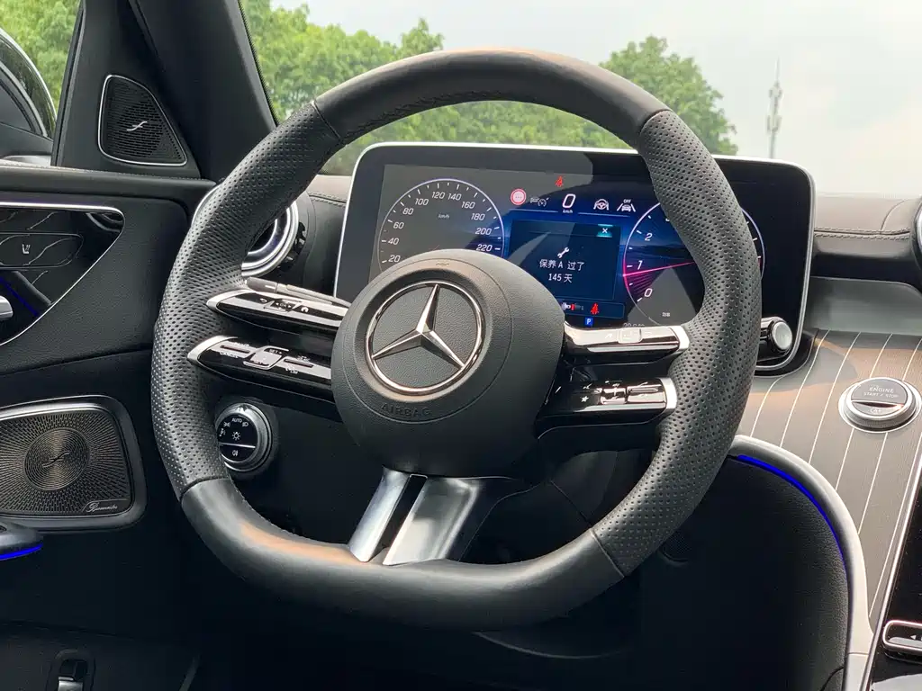 Mercedes-Benz C-Class 2024 — фото 18