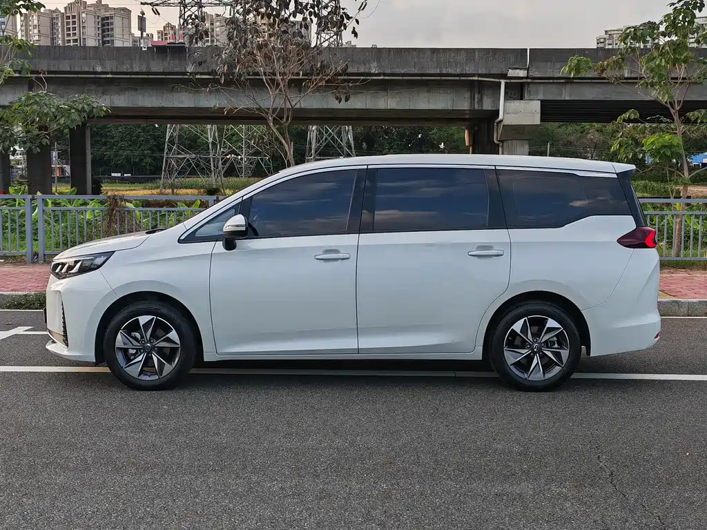 GAC Motor Trumpchi M6 2025 — фото 4
