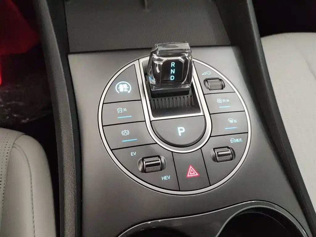 BYD Seal 05 DM-i 2025 — фото 14