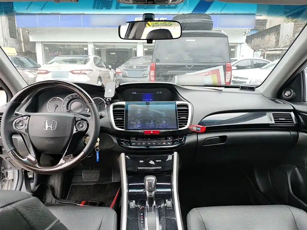 Honda Accord 2016 — фото 10