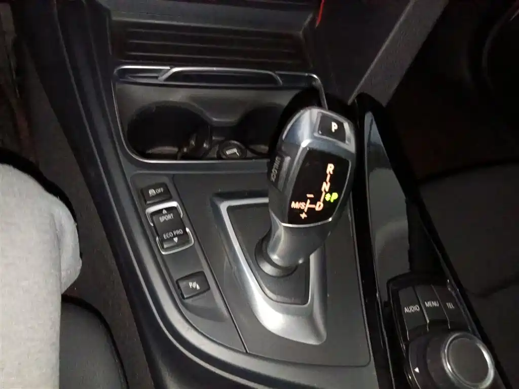 BMW 3 Series 2016 — фото 14