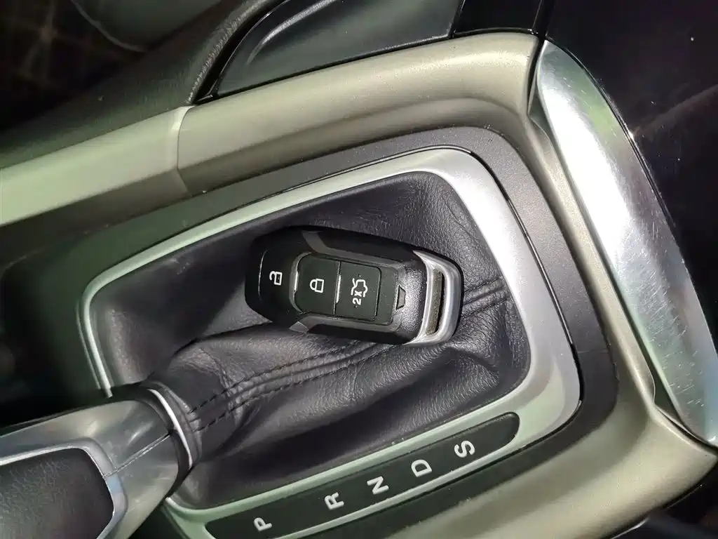 Ford Mondeo 2014 — фото 12