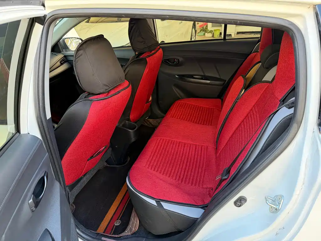 Toyota Yaris L 2023 — фото 9
