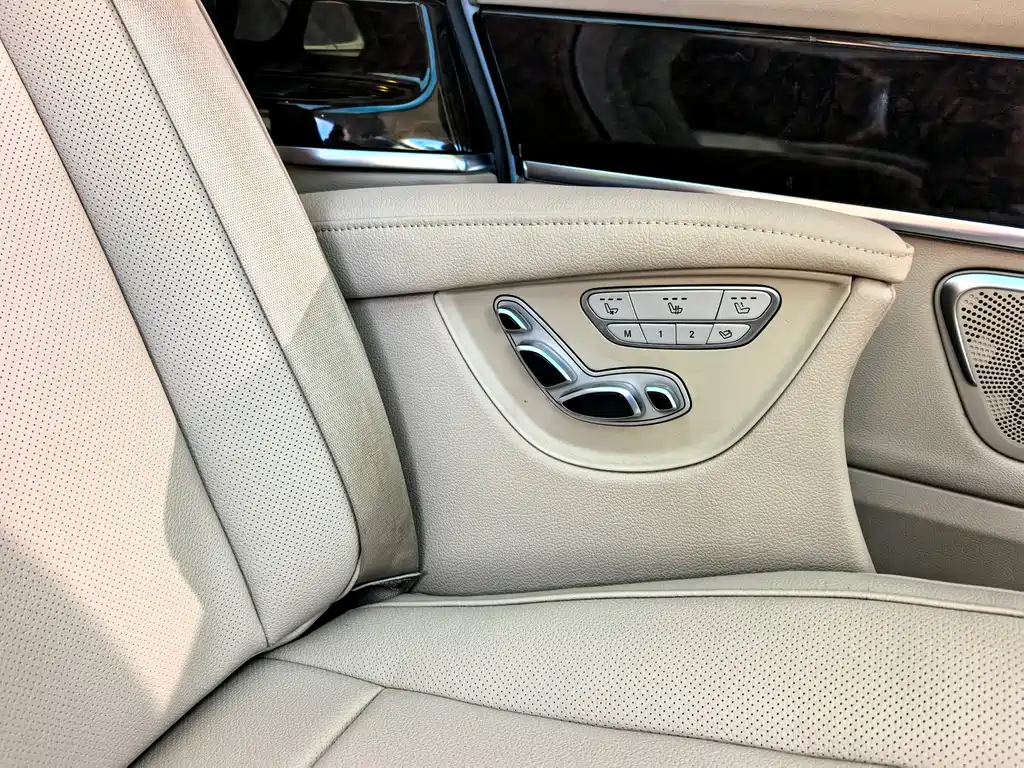 Mercedes-Benz V-Class 2016 — фото 9