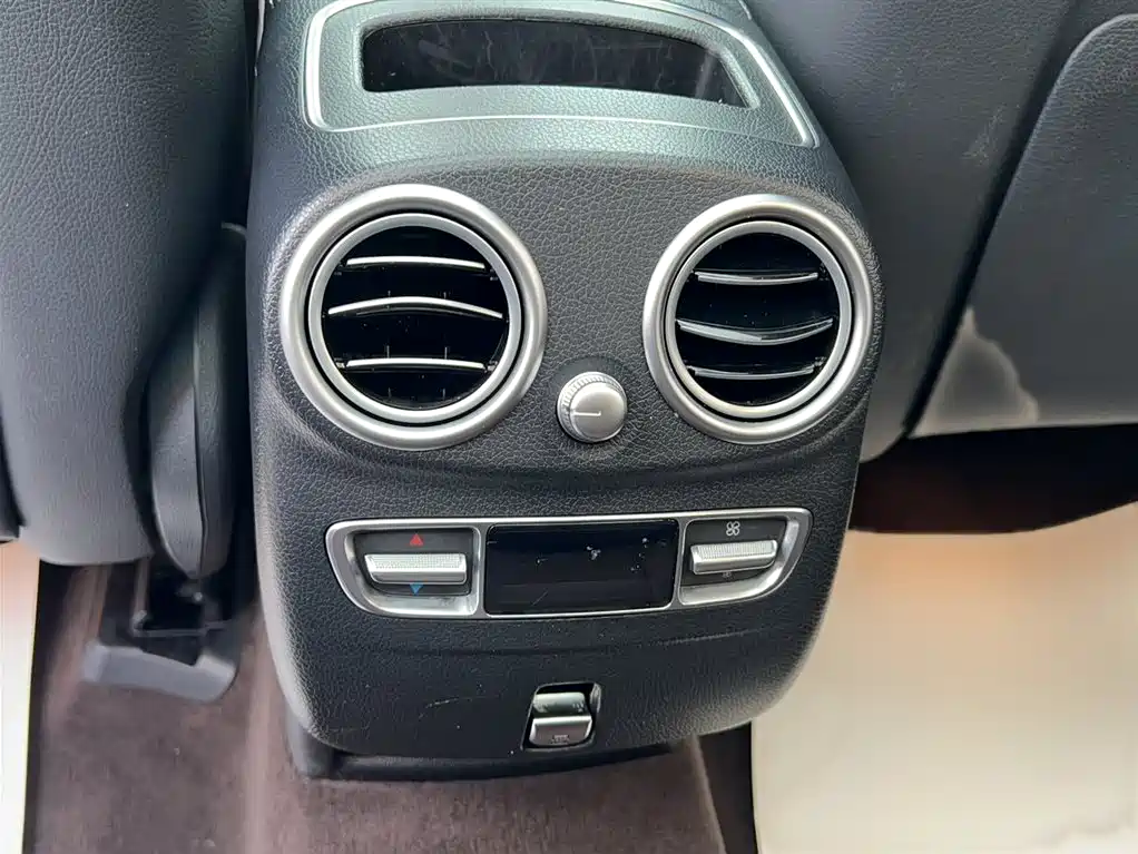 Mercedes-Benz GLC 2023 — фото 19