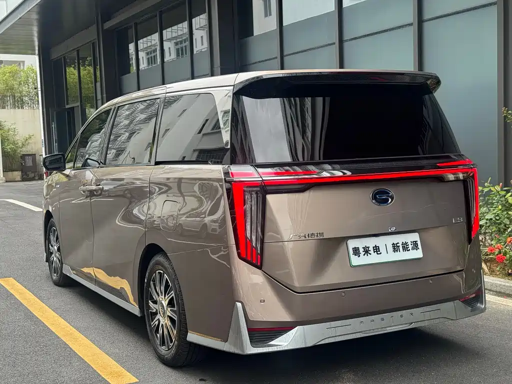 GAC Motor Trumpchi E9 2023 — фото 6