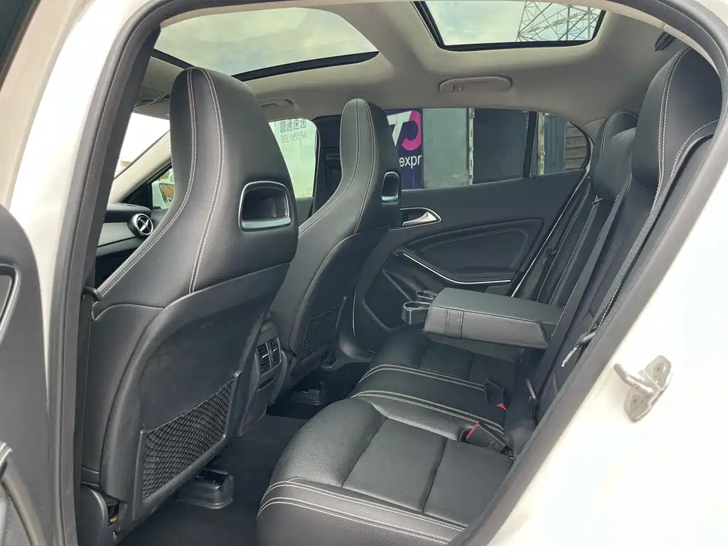 Mercedes-Benz GLA 2015