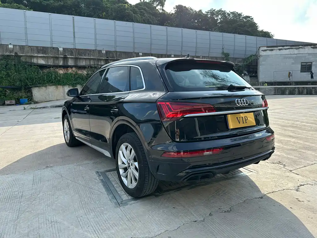 Audi Q5L 2021