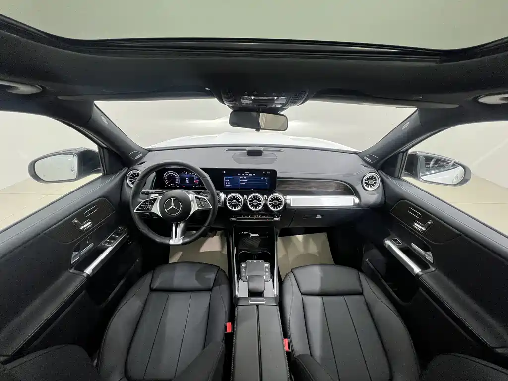 Mercedes-Benz GLB 2026