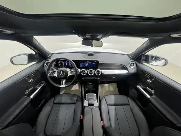 Mercedes-Benz GLB 2026