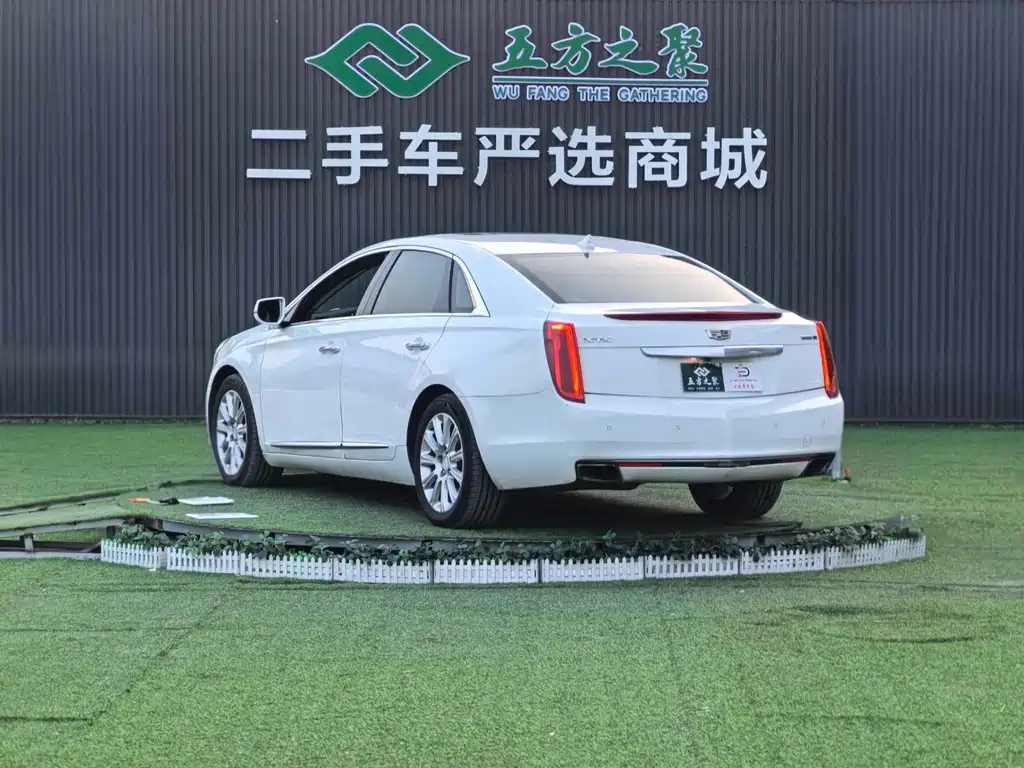 Cadillac XTS 2016 — фото 17