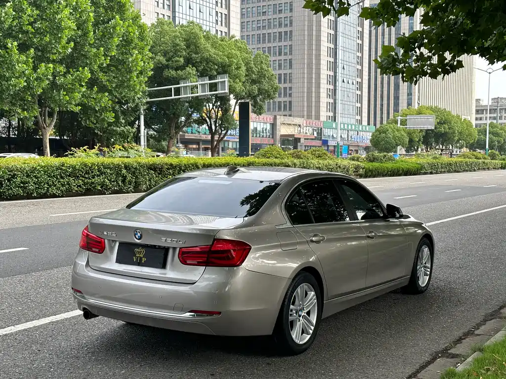 BMW 3 Series 2016 — фото 16