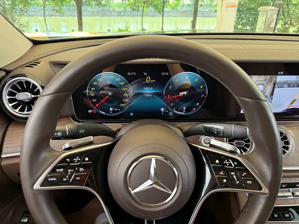 Mercedes-Benz E-Class 2021 — фото 19