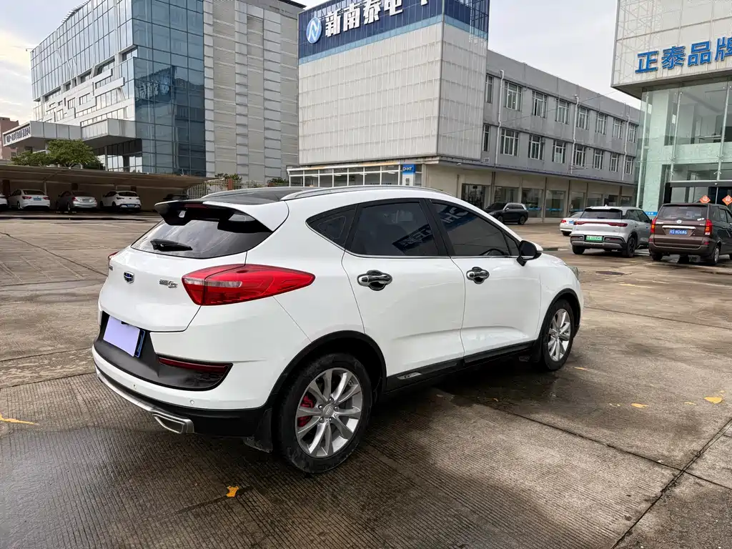 Geely Emgrand GS 2017