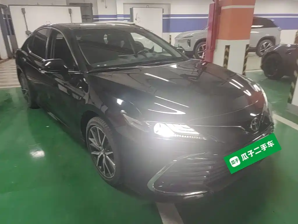 Toyota Camry 2022 — фото 4