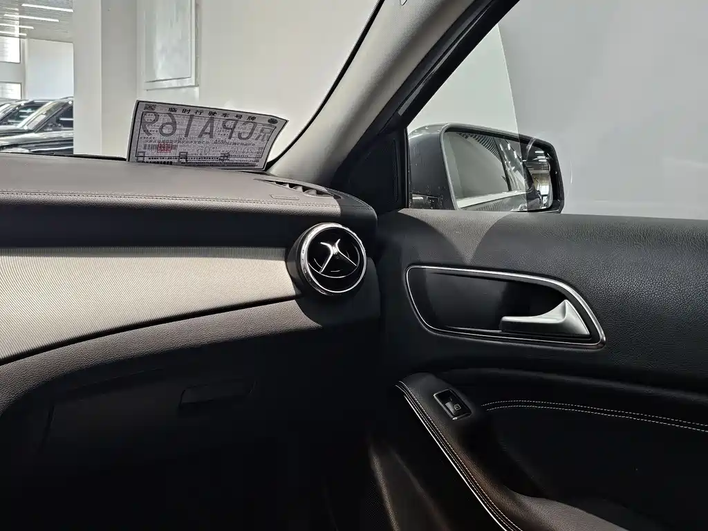 Mercedes-Benz GLA 2015 — фото 8