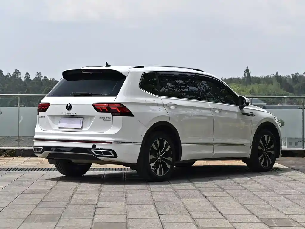 Volkswagen Tiguan L 2022 — фото 12