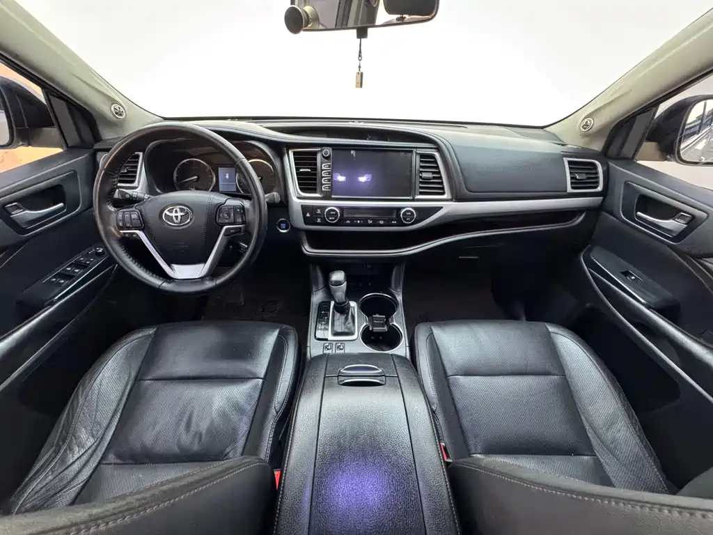 Toyota Highlander 2016 — фото 10