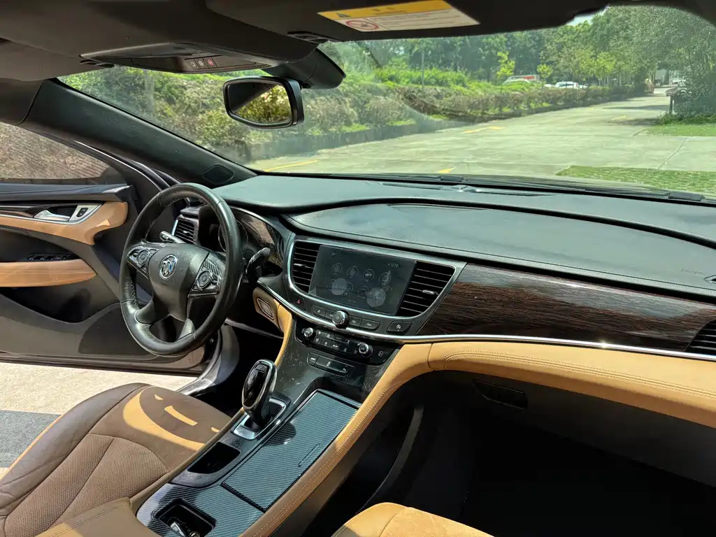 Buick LaCrosse 2017 — фото 10
