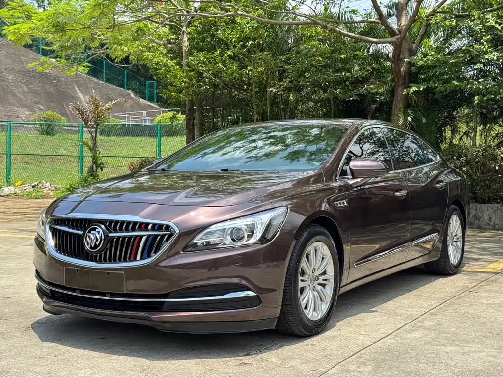 Buick LaCrosse 2017 — фото 1