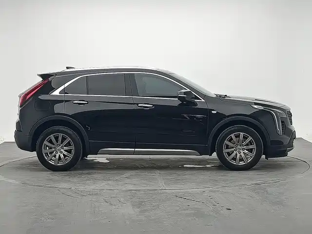 Cadillac XT4 2022 — фото 4