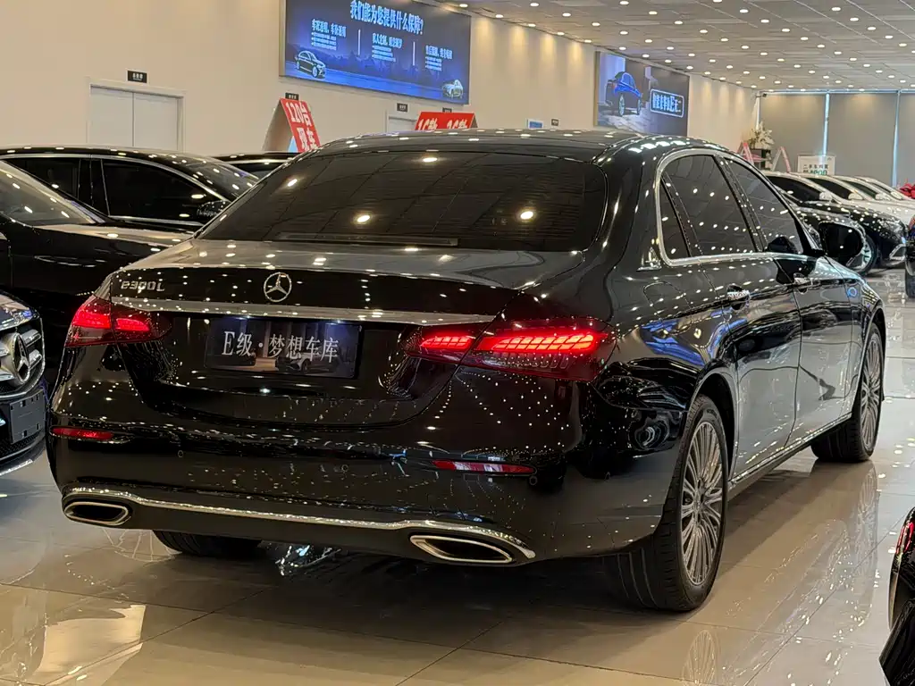 Mercedes-Benz E-Class 2022 — фото 19
