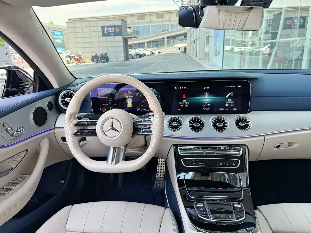 Mercedes-Benz E-Class 2022 — фото 10