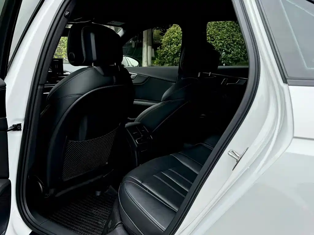 Audi A4L 2025