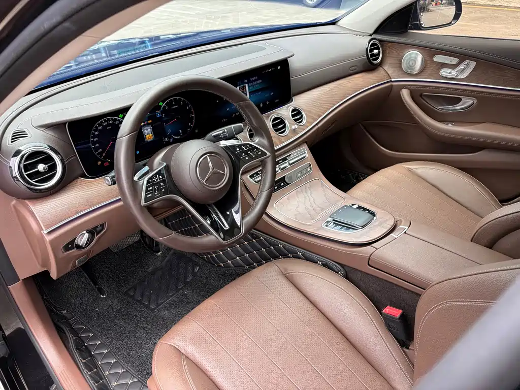 Mercedes-Benz E-Class 2023 — фото 10