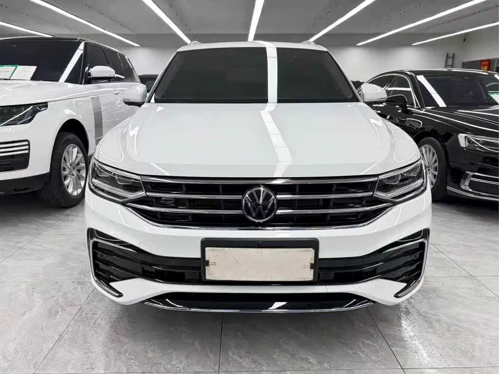 Volkswagen Tiguan L 2024 — фото 2