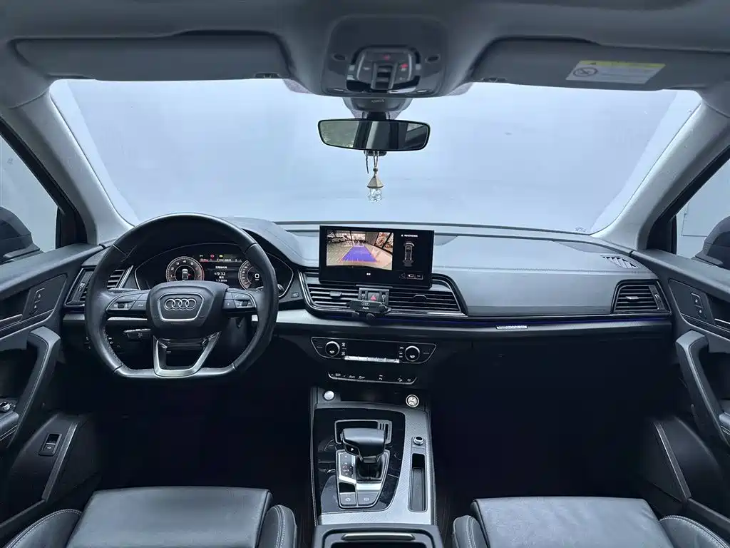 Audi Q5L 2023 — фото 11